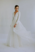 Leanne Marshall - "Vanya" Wedding Gown