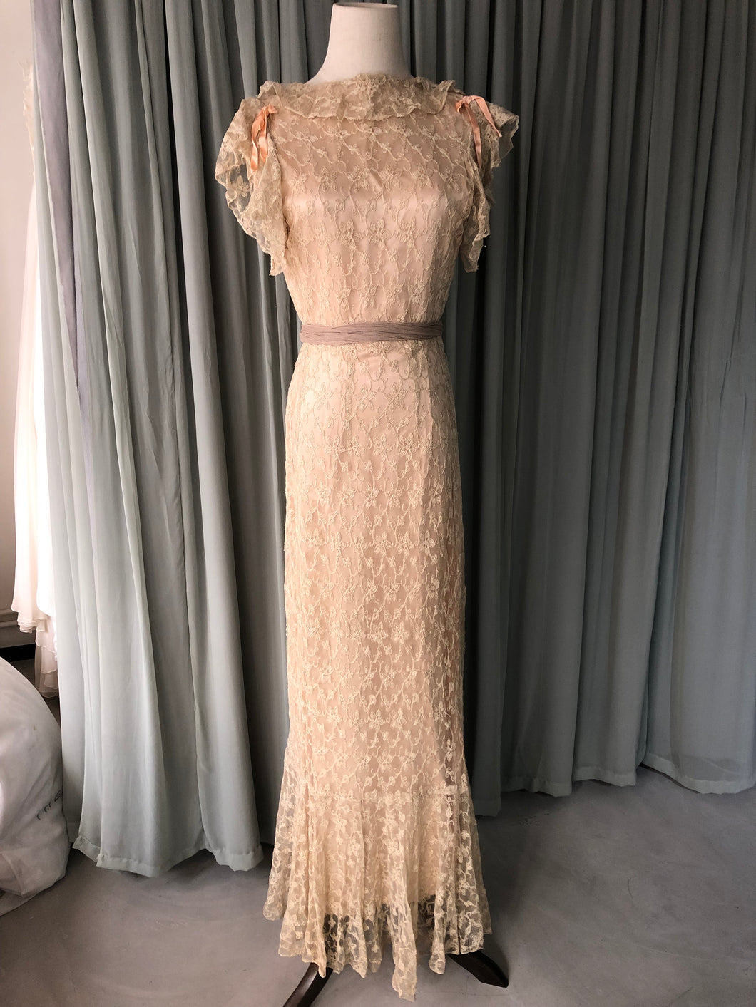 1940s Needle lace gown with pink lining